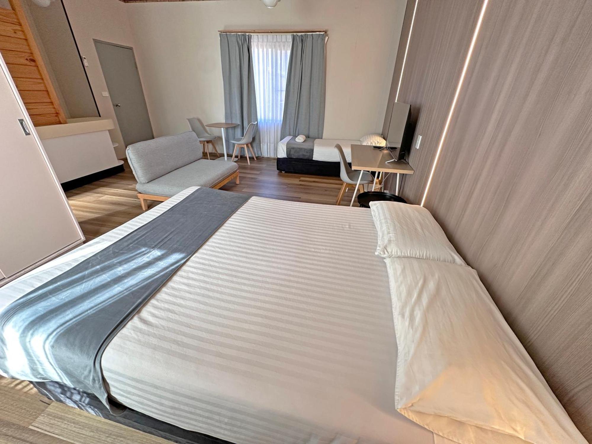 Spa Village Travel Inn Moree Esterno foto