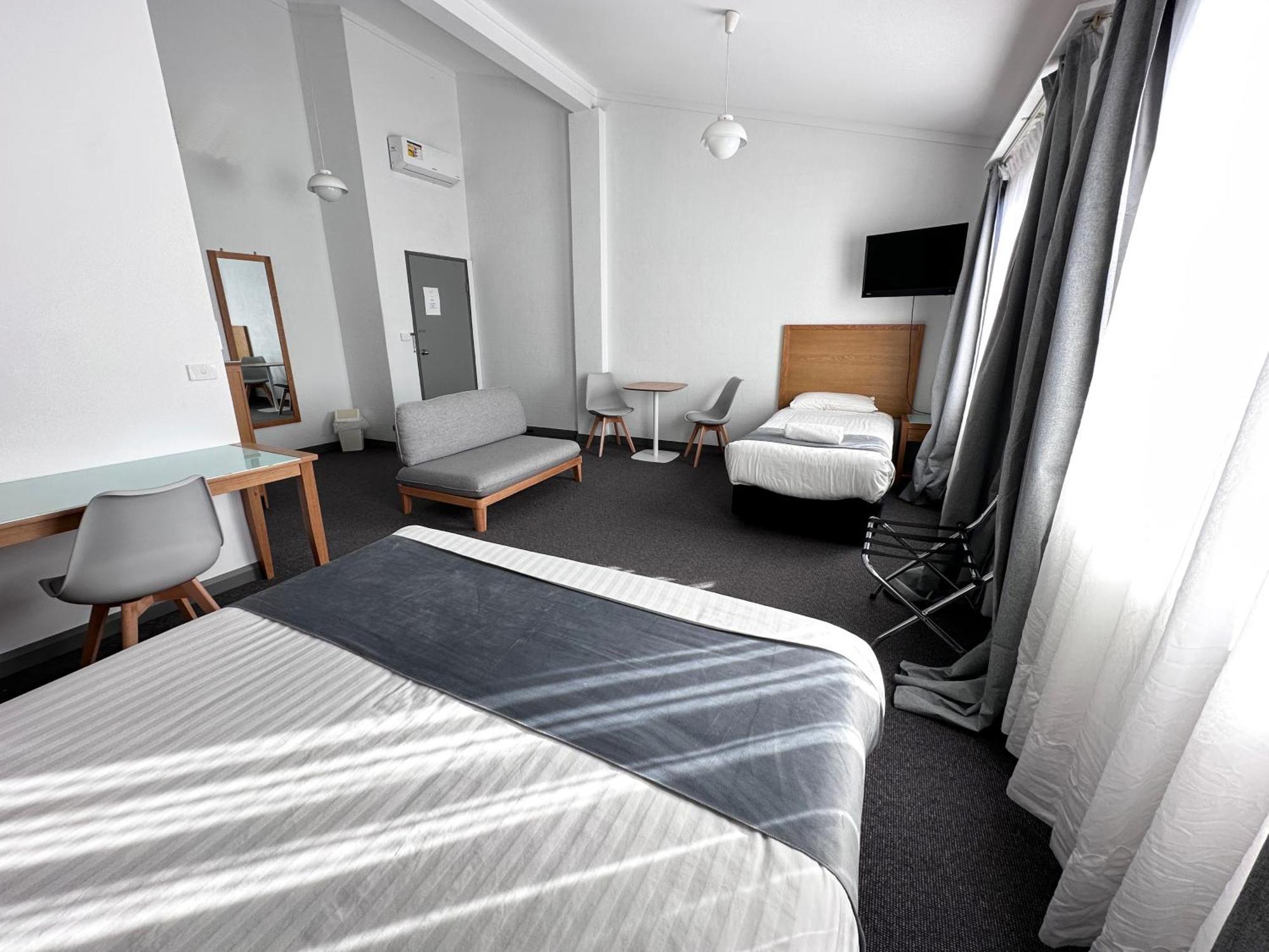 Spa Village Travel Inn Moree Esterno foto