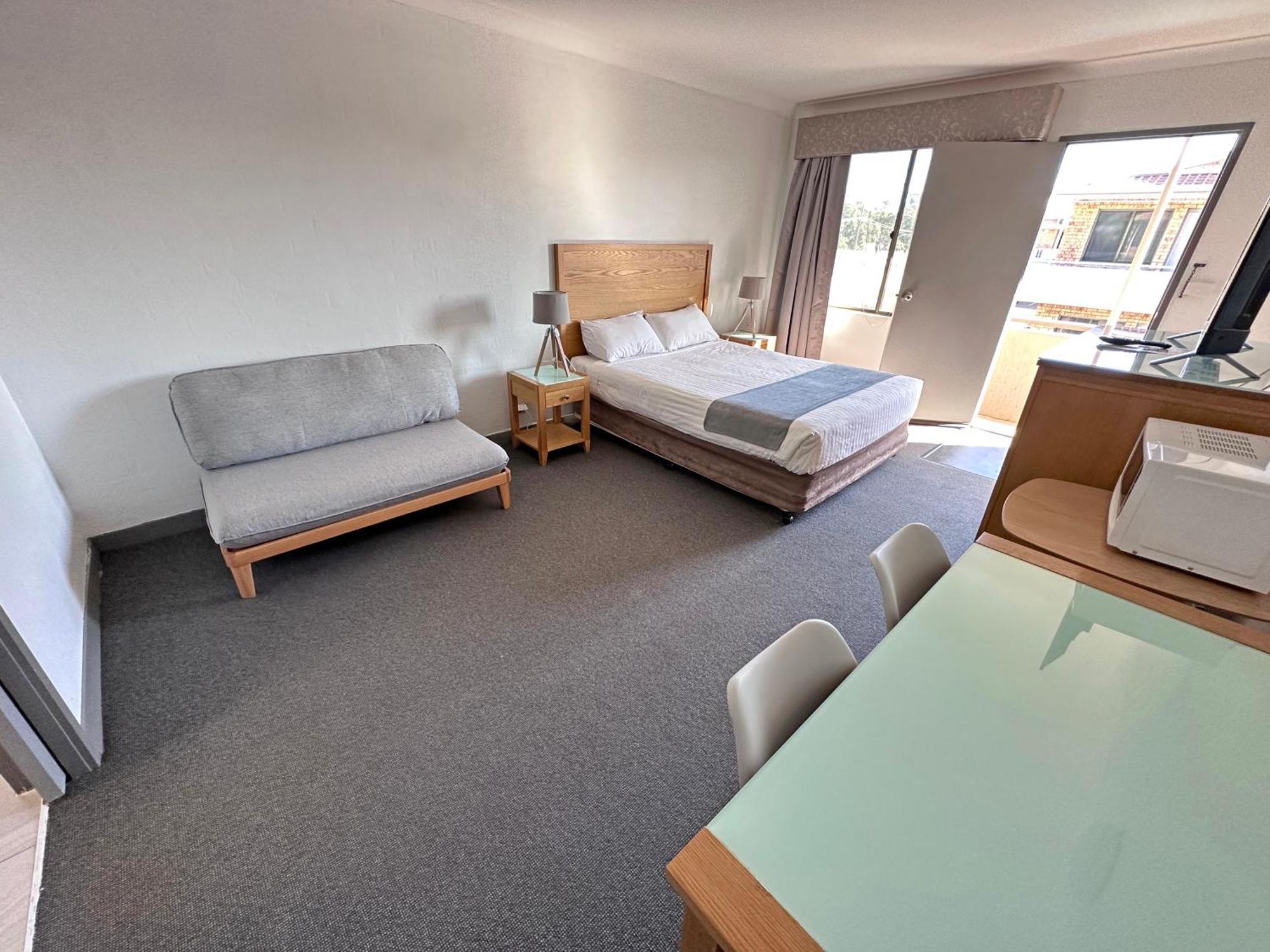 Spa Village Travel Inn Moree Esterno foto