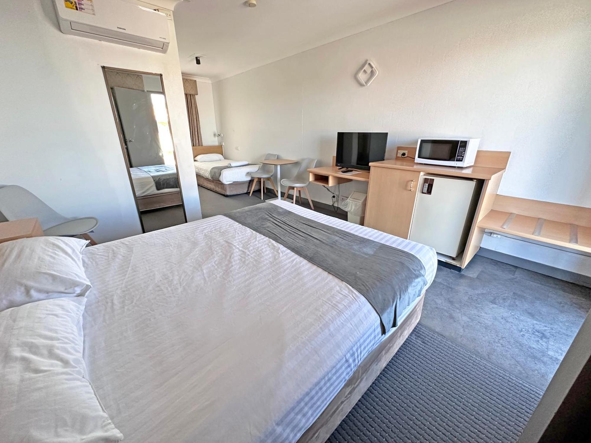 Spa Village Travel Inn Moree Camera foto
