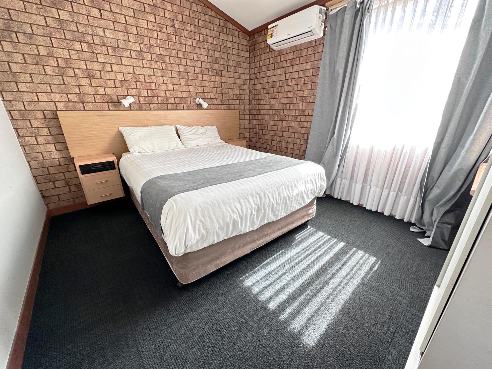 Spa Village Travel Inn Moree Camera foto