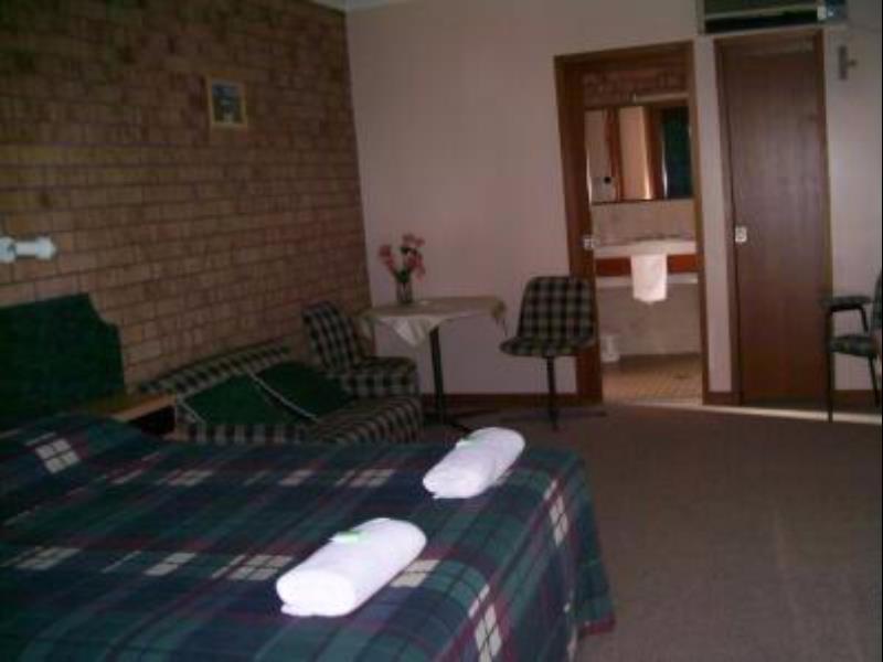 Spa Village Travel Inn Moree Esterno foto